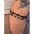 Um conjunto de duas pulseiras impermeáveis temáticas de surfe boêmio para o festival de na internet