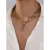 Um Colar de Cobra de Metal Vintage Desgastado. Colar com Pingente de Cobra Esculpido em