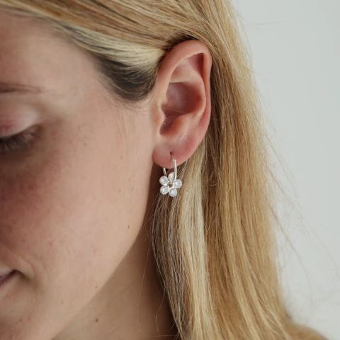 Argollas Cubanas con Flor de Cubics