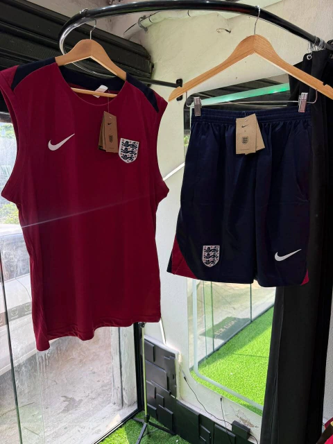 Conjunto Treino Conjunto Inglaterra Vinho E Azul Masculino 2024 / 2025