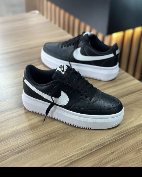 Tênis Nike COURT VISON