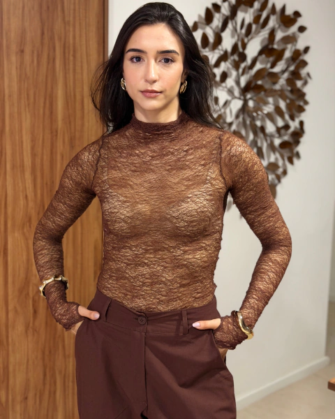 Blusa renda marrom