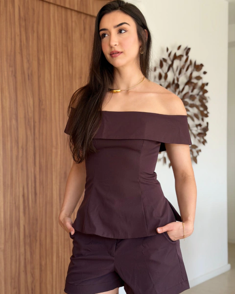 Blusa ombro a ombro uva