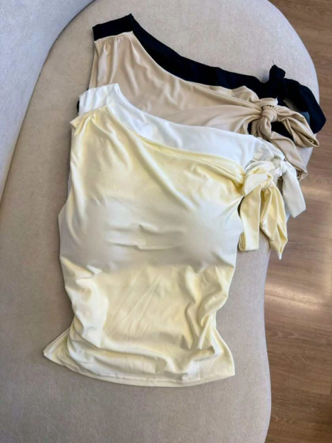 Blusa Ombro Unico com Amarração