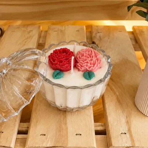 Vela Aromática en Caramelera Tomatito con Flores de Cera de Soja