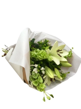 R125 - Lilium. Moluccela y follaje