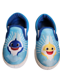 Zapatillas baby shark Talle 6 EEUU 14 cms largo