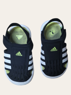 Sandalias de agua Adidas talle 23