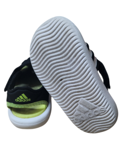 Sandalias de agua Adidas talle 23 - tienda online