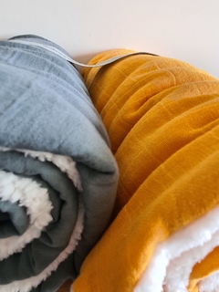 Manta / pie de cama Ontario Mostaza Corderito - comprar online