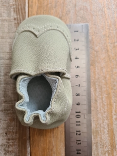 Zapatos gamuza Gris elastizados 12 cms largo - maria del este