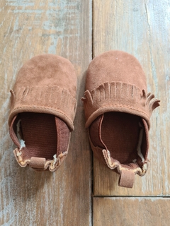 Zapatos gamuza con flecos 11 cms largo