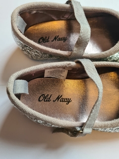 Zapatos Old Navy 6 a 12 meses 13.5 cms largo en internet