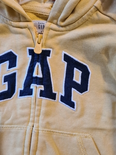 Campera Gap Talle 2 - maria del este