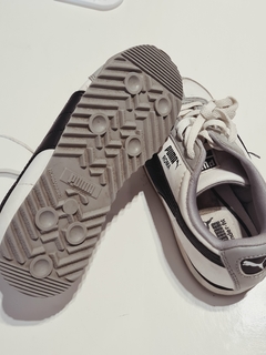 Imagen de Zapatillas Puma Roma talle 28