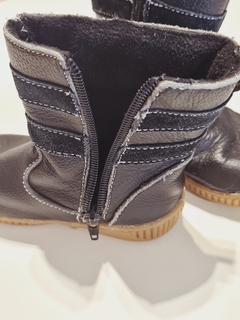 Botas con cierre talle 7 (14,5 cms largo) - maria del este