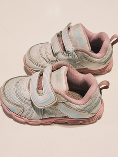Zapatillas Talle 6 EEUU (14,5 cms largo)