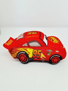 Auto de peluche Cars licencia disney - comprar online