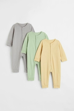 Enterito h&m 6 a 9 meses Lila