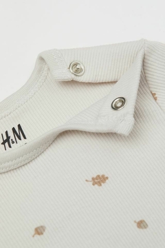 Conjunto h&m 4 a 6 meses - comprar online