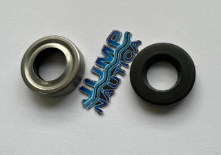 RETENTOR EIXO HÉLICE JOHNSON 14-15 28 HP ANTIGO KIT