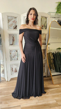 Vestido Penélope longo preto em tule com bojo e decote ombro a ombro