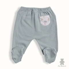 Pantalón ranita celeste para bebé con pie y bolsillo estampado de veleros