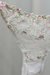 Less Amellie Flores con Rosa en internet