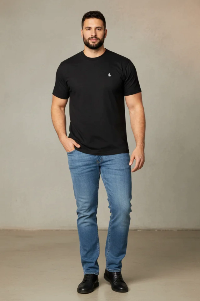 REMERA PICTON LEADER NEGRA LOGO BORDADO — imagen 3