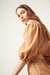 BLUSA MARGARITA CAMEL - comprar online