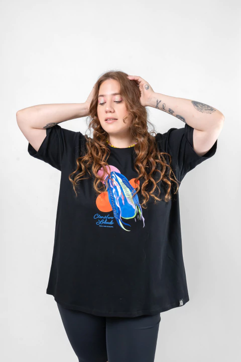 PRE-VENTA Remerón Ellen Black Ctenoforo Lobado - comprar online