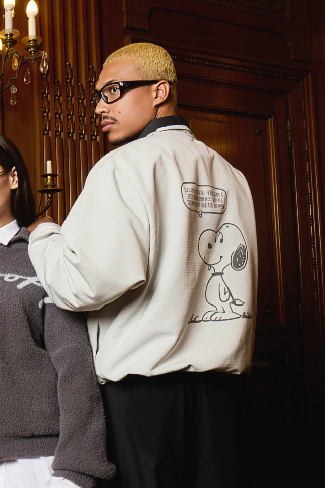 Snoopy Est. 1950 Campera — imagen 4