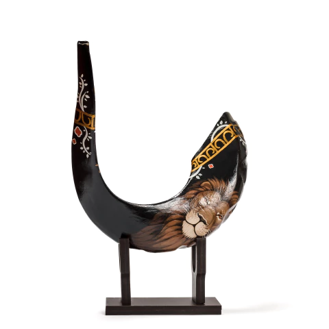 Shofar de carnero 57 cm aprox pintado a mano Unico - comprar online