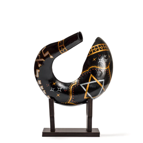 Shofar de carnero 55 cm aprox pintado a mano con atril y manual de uso - comprar online