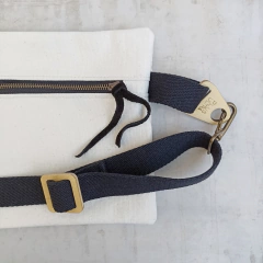 Riñonera Plana Crudo - Plusultra | Objetos de diseño