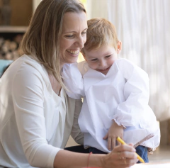 Pintorcito talle 2 y 3 años - Varios colores en internet