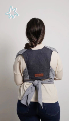 Fular de Porteo Prearmado Gris con espalda jean en internet