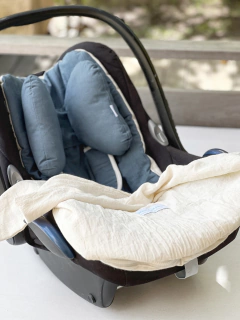 Colchoncito de Tusor Azul con Cubrepies de Gasa natural - comprar online