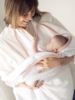 Toallón Manos Libres Rosa - comprar online