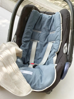 Colchoncito de Tusor Azul con Cubrepies de Gasa natural - Lorenza Básicos 