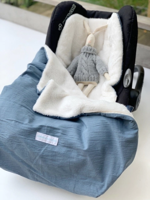 Colchoncito de Micropiel Natural con Cubrepies de Tusor Azul