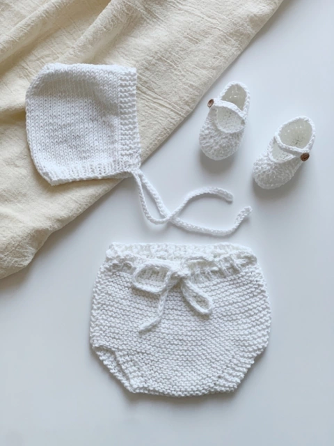 Conjunto Tejido Blanco Capota Lisa