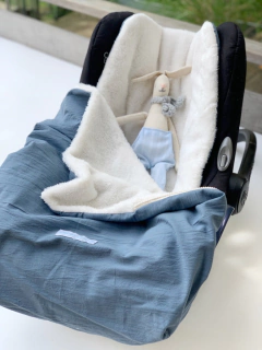 Colchoncito de Micropiel Natural con Cubrepies de Tusor Azul - comprar online