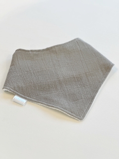 Babero Bandana de gasa tricapa impermeable Gris - comprar online