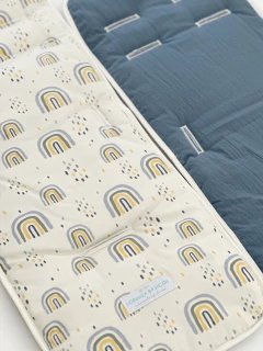 Colchoncito Reversible Rainbow con Azul liso en internet