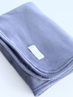 Manta Pottery de piel con nombre bordado, Azul - tienda online