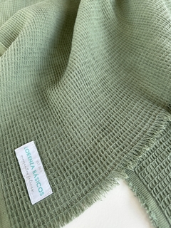 Manta Baby & Deco Grande Waffle Verde Seco Desflecada - Lorenza Basicos
