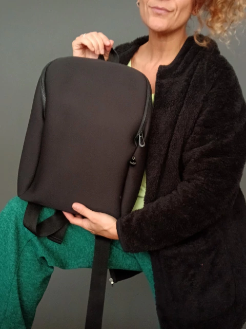 Mochila Neo Negra - comprar online