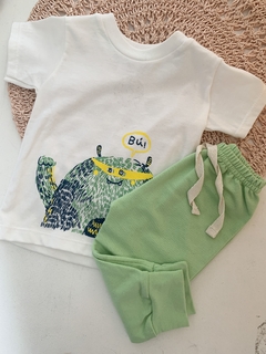 Remera monstruito crudo en internet
