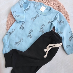 Body JIRAFITAS celeste pastel - comprar online